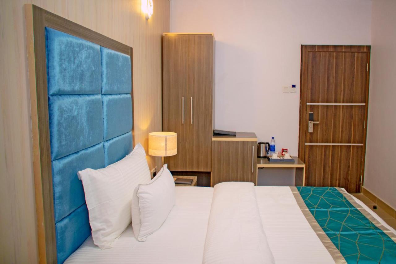 Riviera Hotel 4*