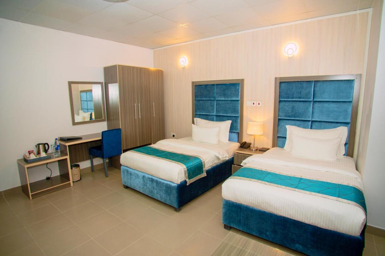 Riviera 4* Lagos